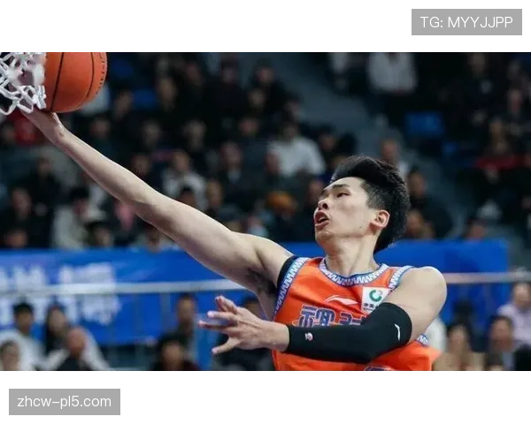 福建队外援皮特森连续两季场均27+5，得分爆发力突出